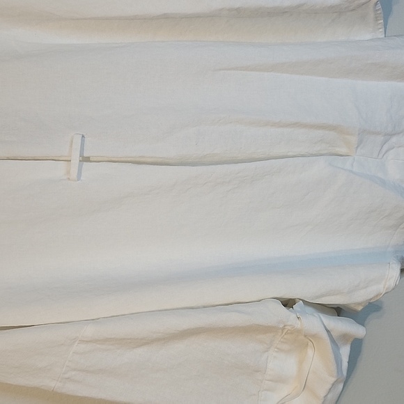 Zara White  Textured Top - Picture 7 of 11